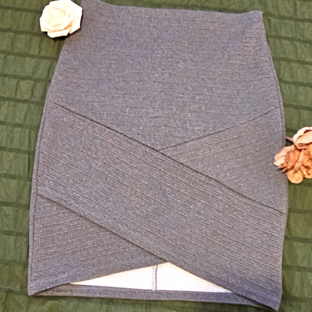 Joe Benbasset Gray Skirt with Asymmetrical Front Design Size Small